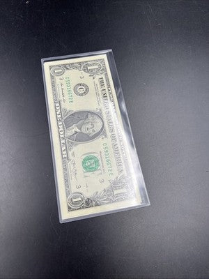 2 Consecutive 2013 $1 FRN Federal Reserve Notes CH UNC #72