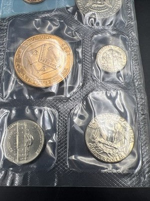 1974 D Uncirculated U.S. Mint Denver Souvenir Set with used envelope #a
