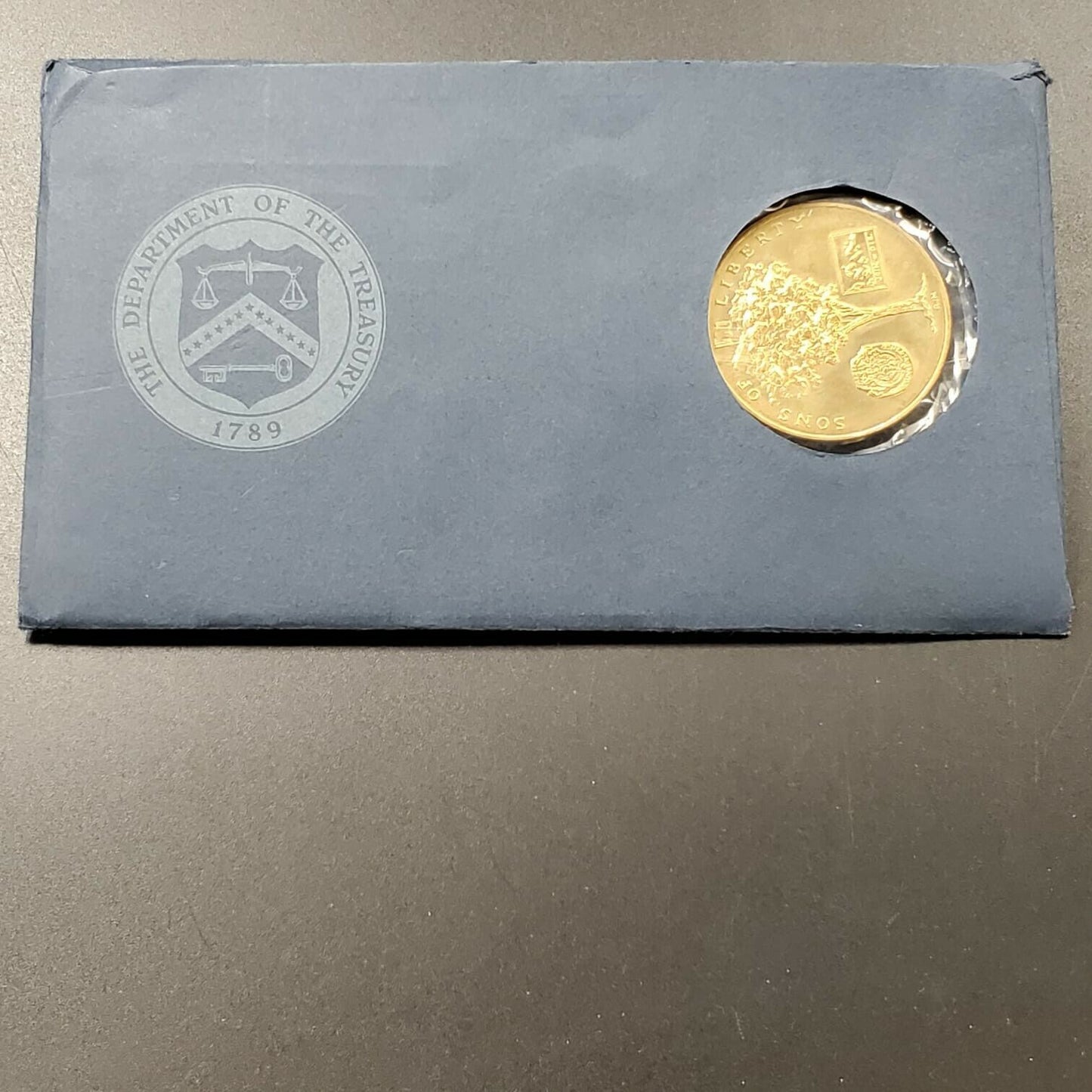AMERICAN REVOLUTION BICENTENNIAL 1972 MEDAL COIN OGP POSTAL FIRST DAY STAMP