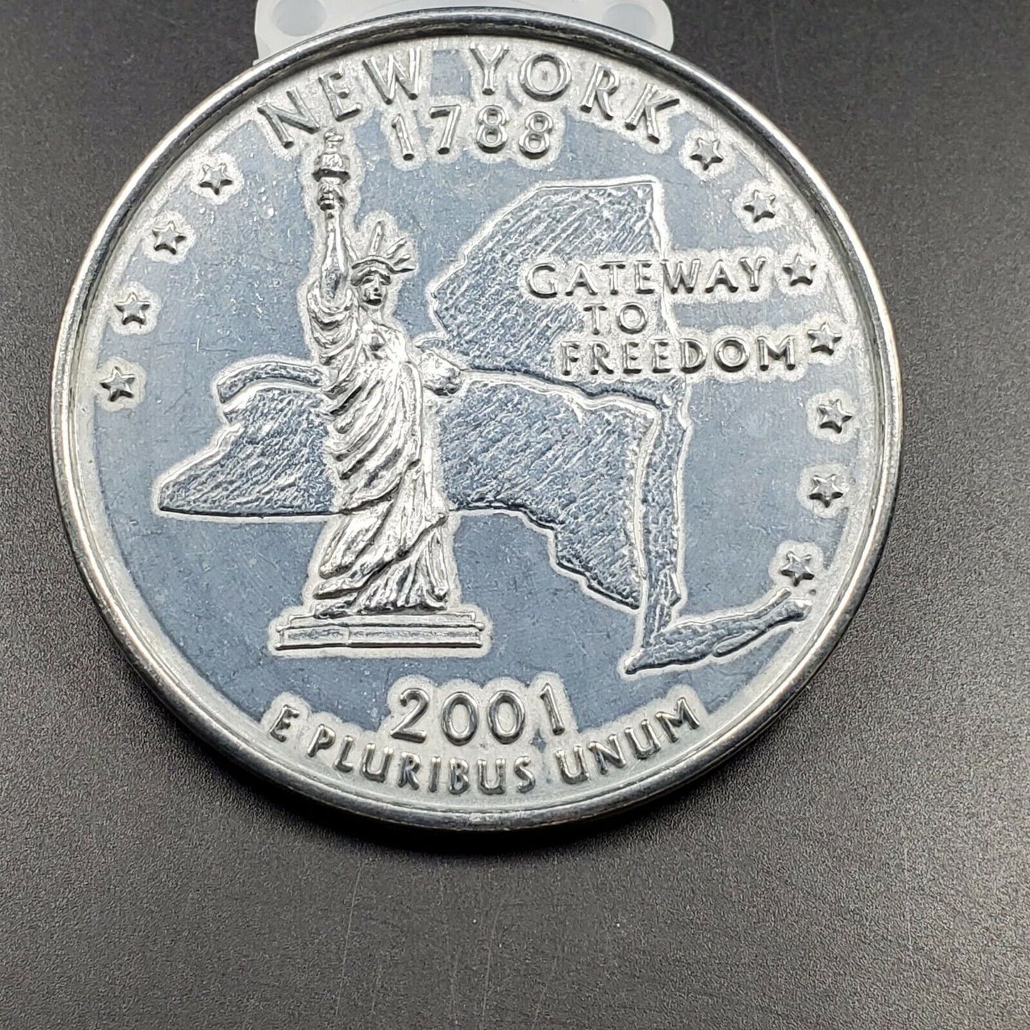 Large 3 Inch Novelty Pewter Coin/Coaster/Paperweight 2000 NEW YORK STATE QUARTER
