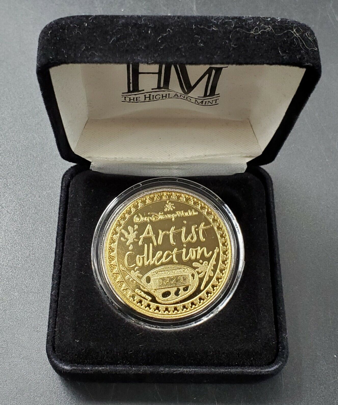 PINOCCHIO WALT DISNEY WORLD ARTIST COLLECTION NICKEL SILVER 24KT GOLD COIN CASE