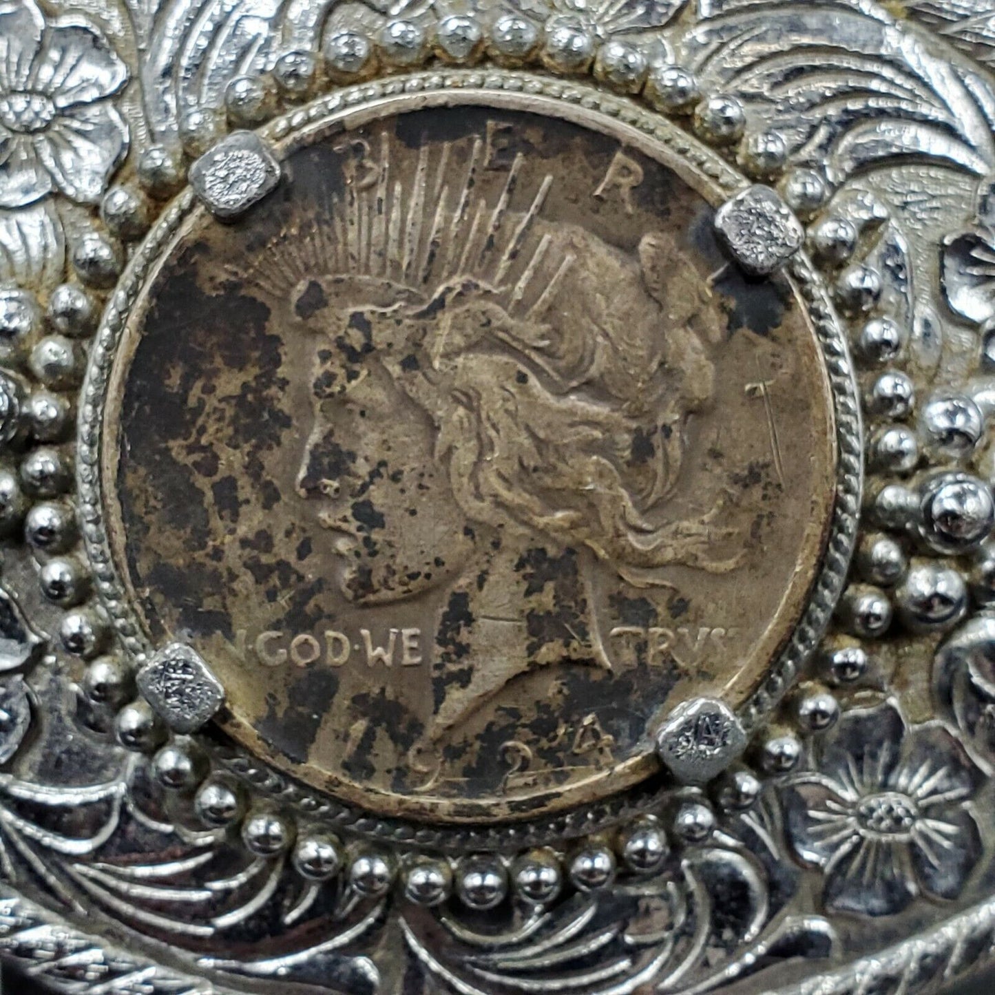 AUTHENTIC 1924 Peace SILVER DOLLAR COIN N BIG WHITE METAL BELT BUCKLE TEXAS Styl
