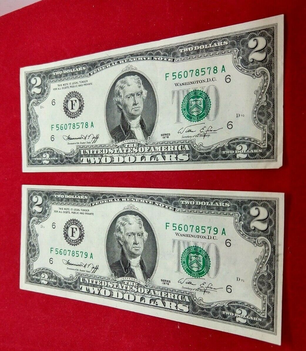 2 consecutive Note Lot 1976 $2 Bicentennial Bill Green Seal Federal Reserve Note
