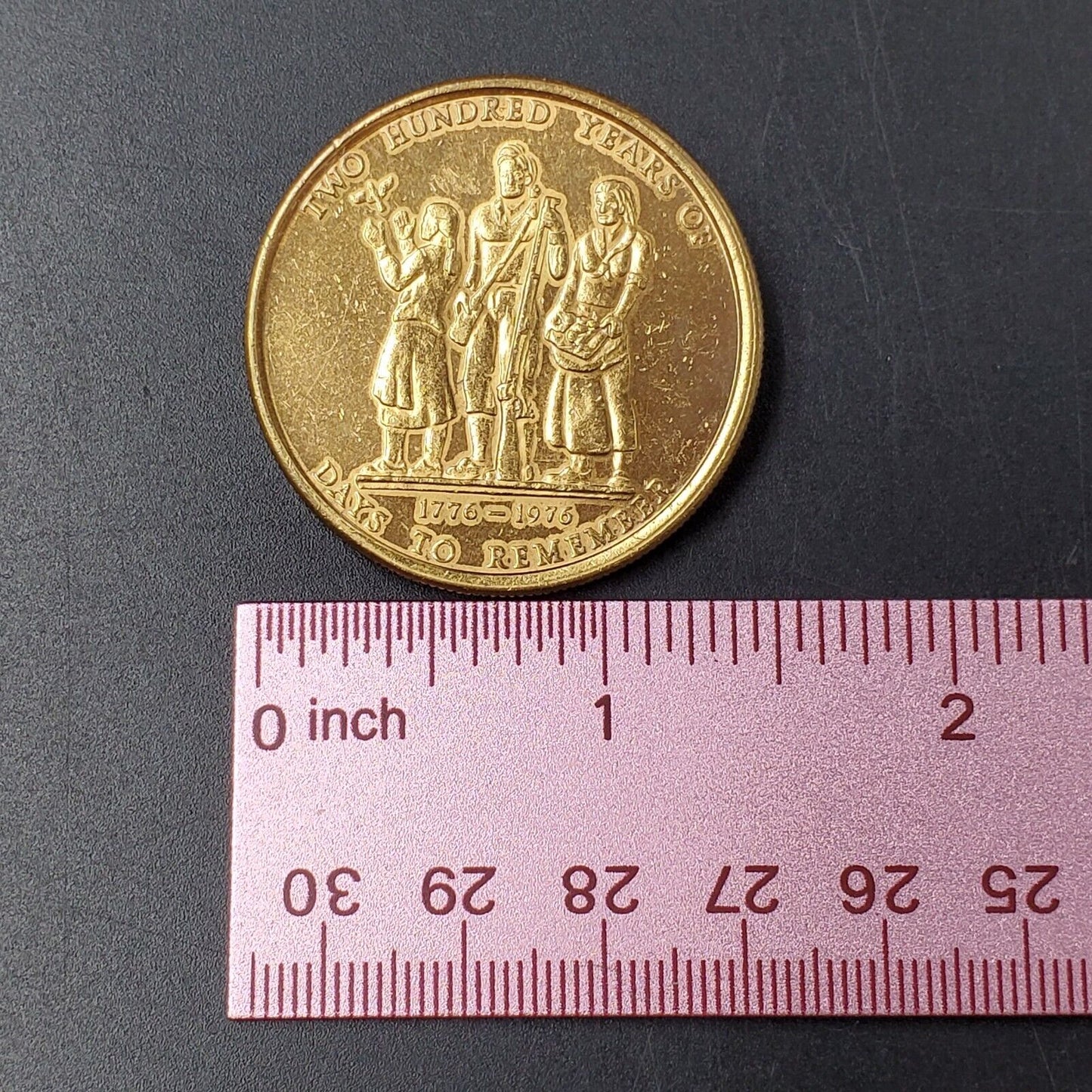Two Hundred Years Of Days To Remember 1776-1976 Medal Brooch Pin Used