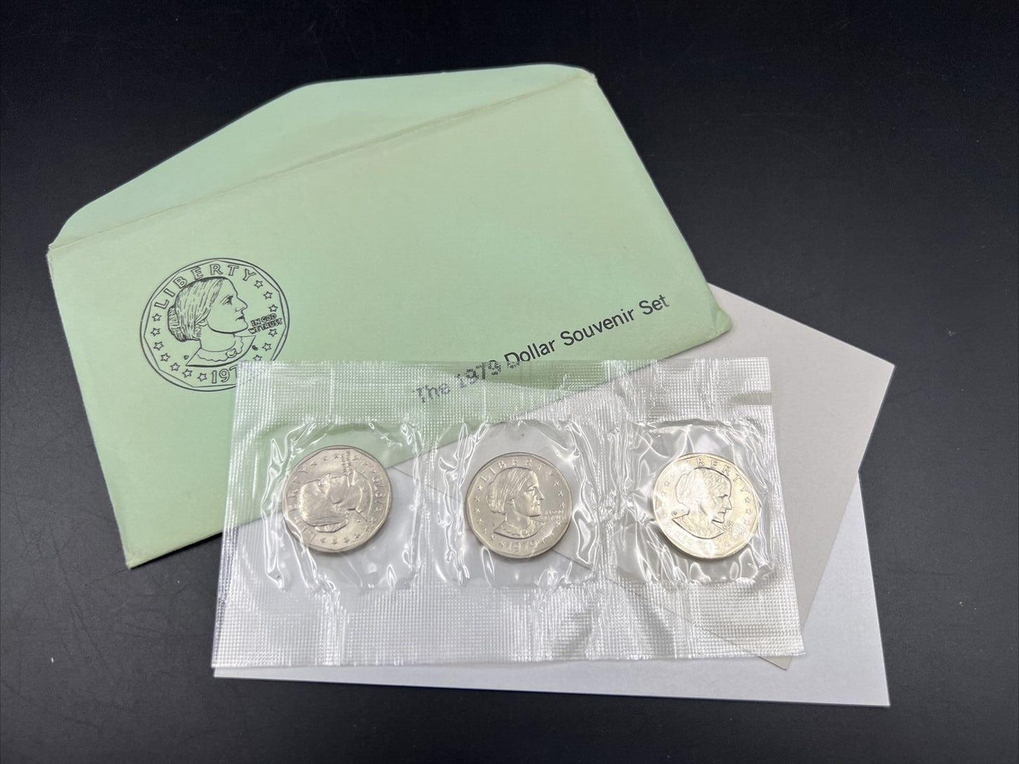 1979 3 Coin BU Set SBA Susan B Anthony Dollar Souvenir with Envelope