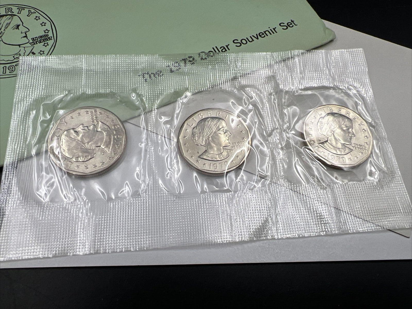 1979 3 Coin BU Set SBA Susan B Anthony Dollar Souvenir with Envelope
