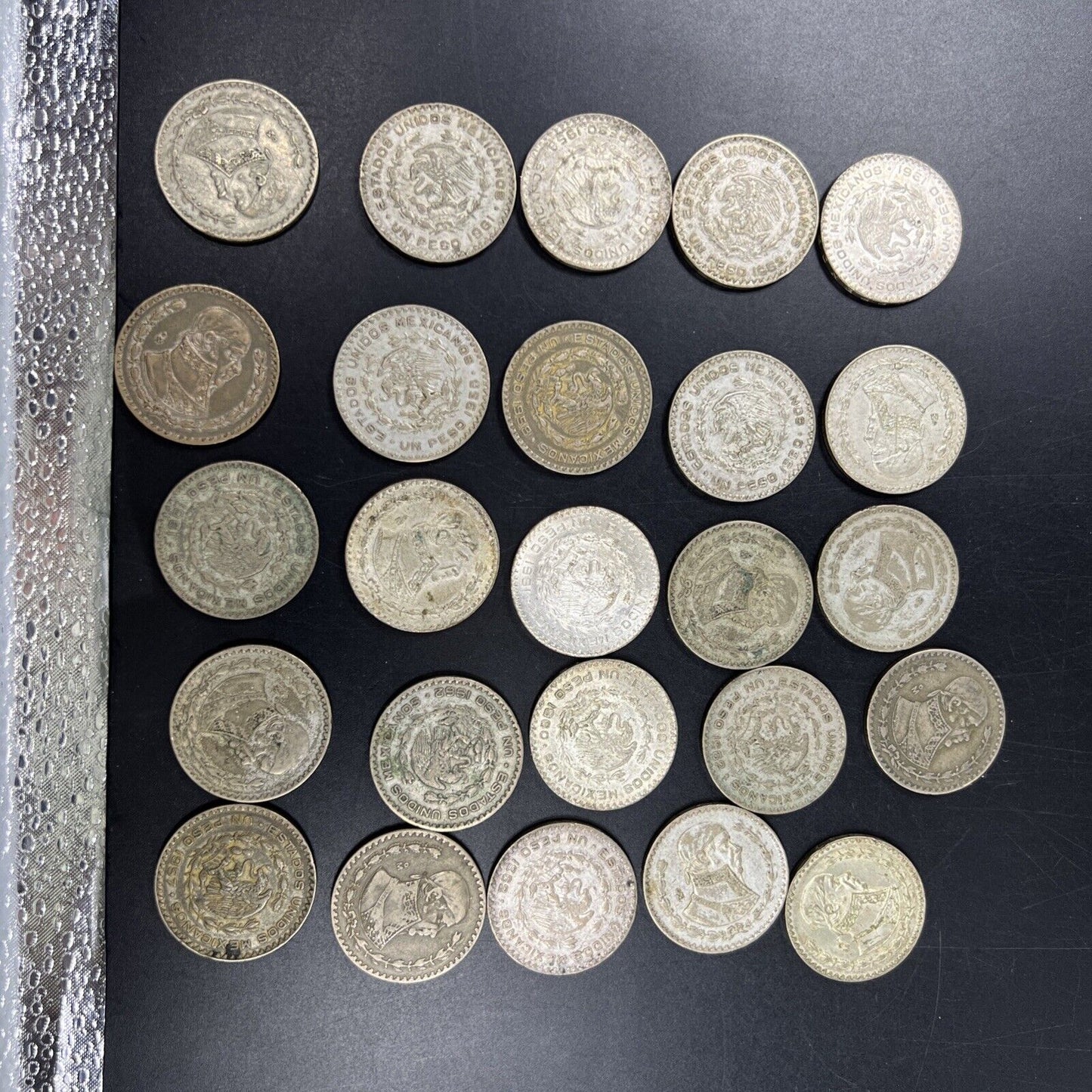Roll of 25 0.0514 oz Mexico 10% Silver Un Peso Coins Average Circulated #B