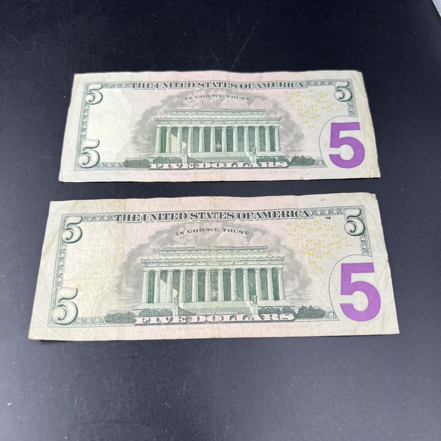 Lot of 2 2013 * Star $5 FRN Federal Reserve Notes Circulated #821