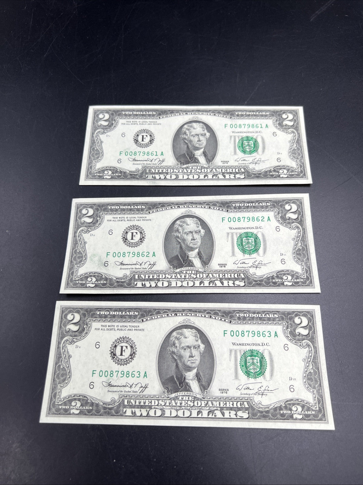 3 consecutive Note Lot 1976 $2 Bicentennial Bill Federal Reserve Note CH UNC #86