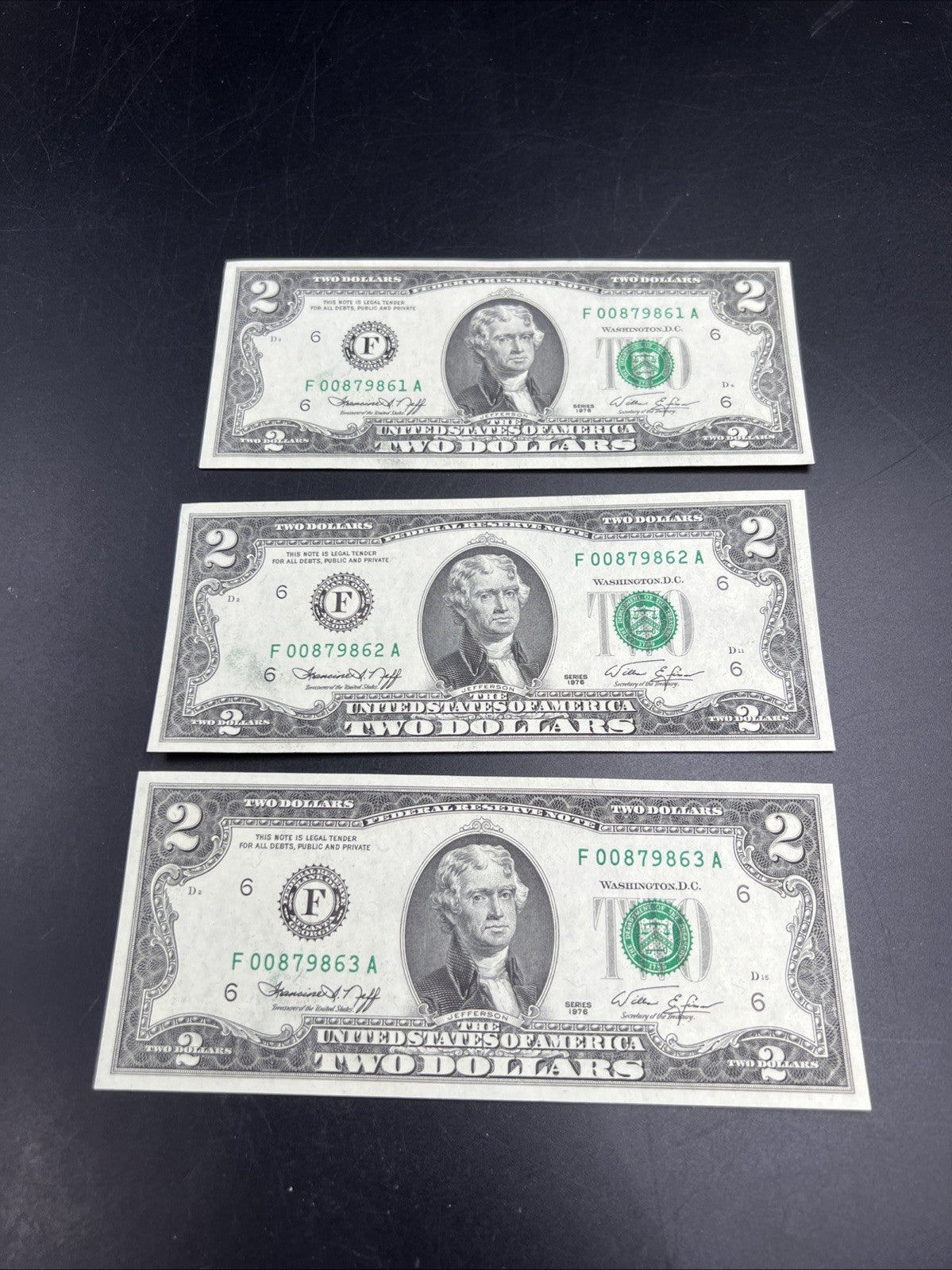 3 consecutive Note Lot 1976 $2 Bicentennial Bill Federal Reserve Note CH UNC #86