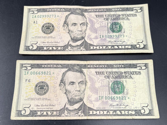 Lot of 2 2006 * Star $5 FRN Federal Reserve Notes Circulated #821