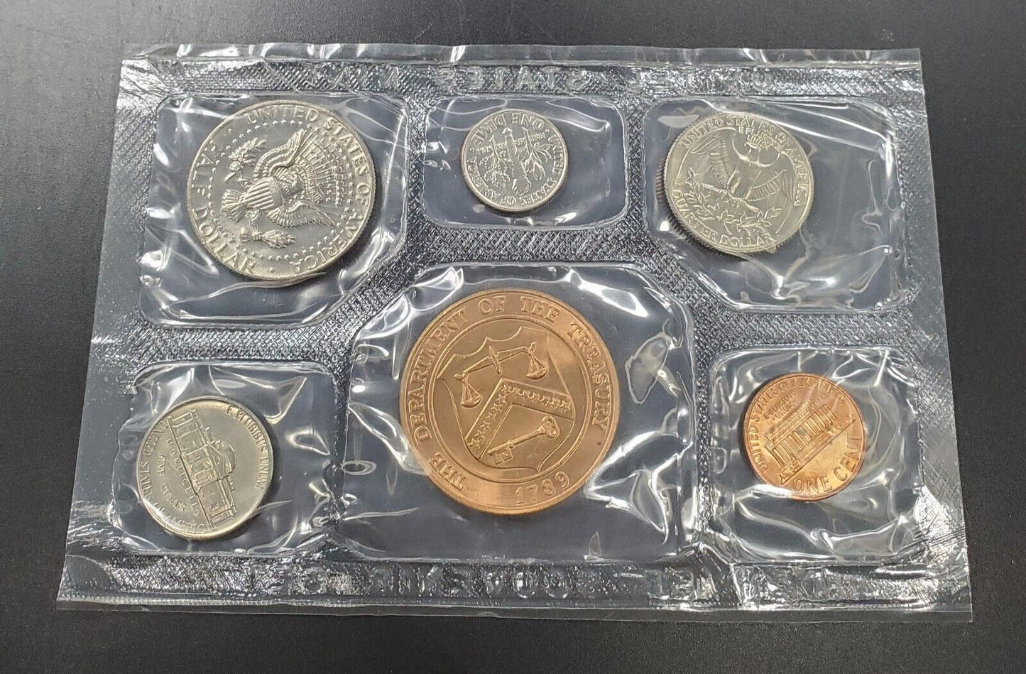 1981 D Denver Mint Souvenir Set Uncirculated Coins and Medal No Envelope