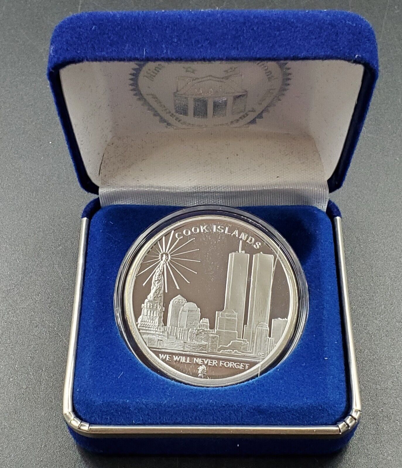 2006  $1 Cook Islands 1 Oz Silver Coin 9/11 commemorative We will Never Forget