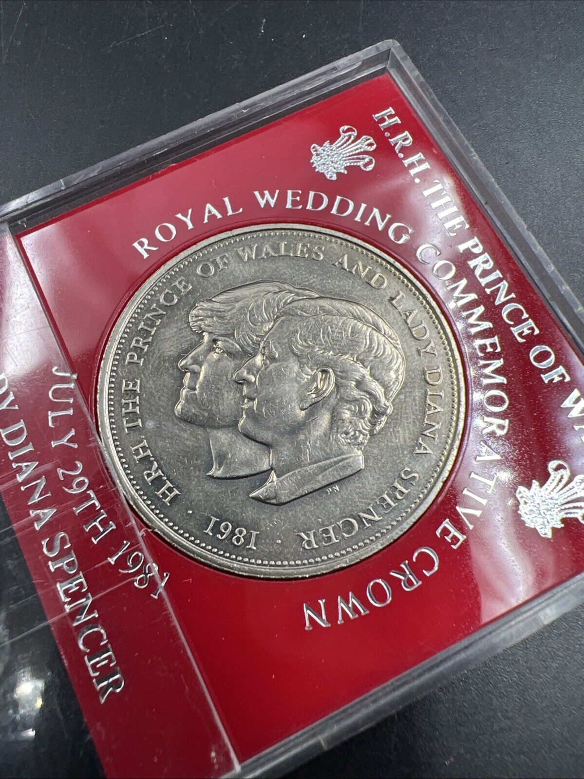 1977 Jubilee Souvenir Medal QEII Queen Elizabeth II Commemorative 1952-77