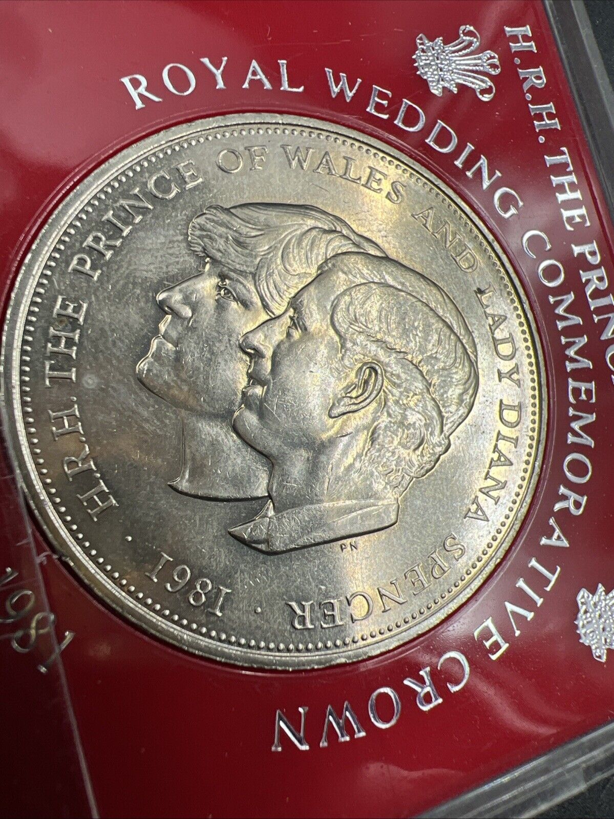 1977 Jubilee Souvenir Medal QEII Queen Elizabeth II Commemorative 1952-77