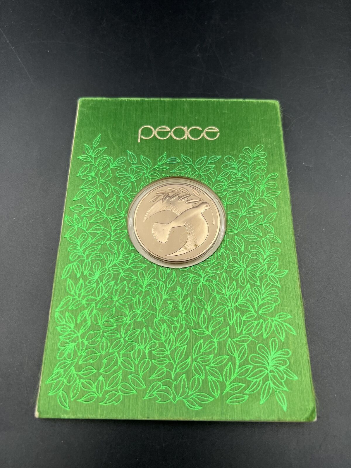 1974 Franklin Mint Christmas Holiday PEACE DOVE Coin Medal in Display Leaflet