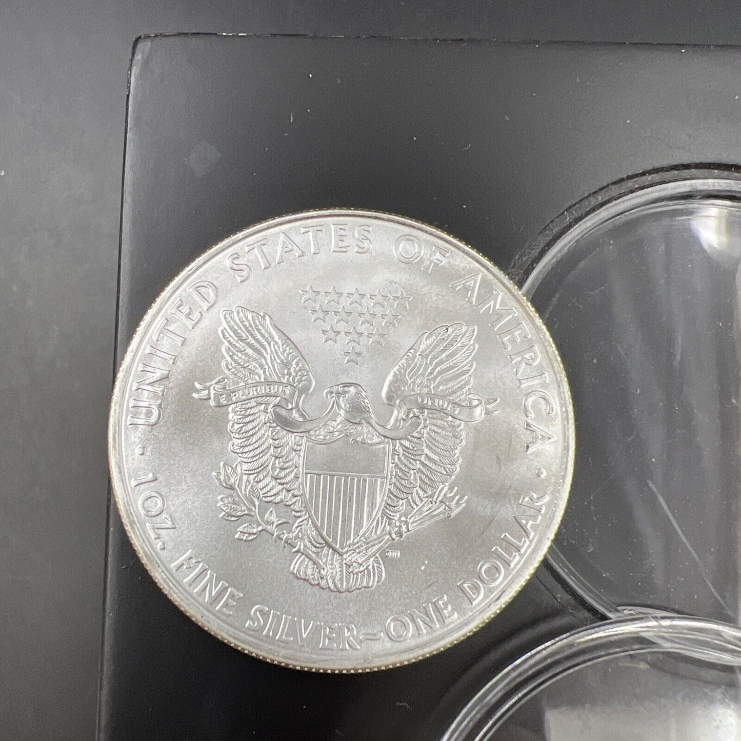 2010 1 Oz Silver Eagle GEM BU in Large Cube Display Holder