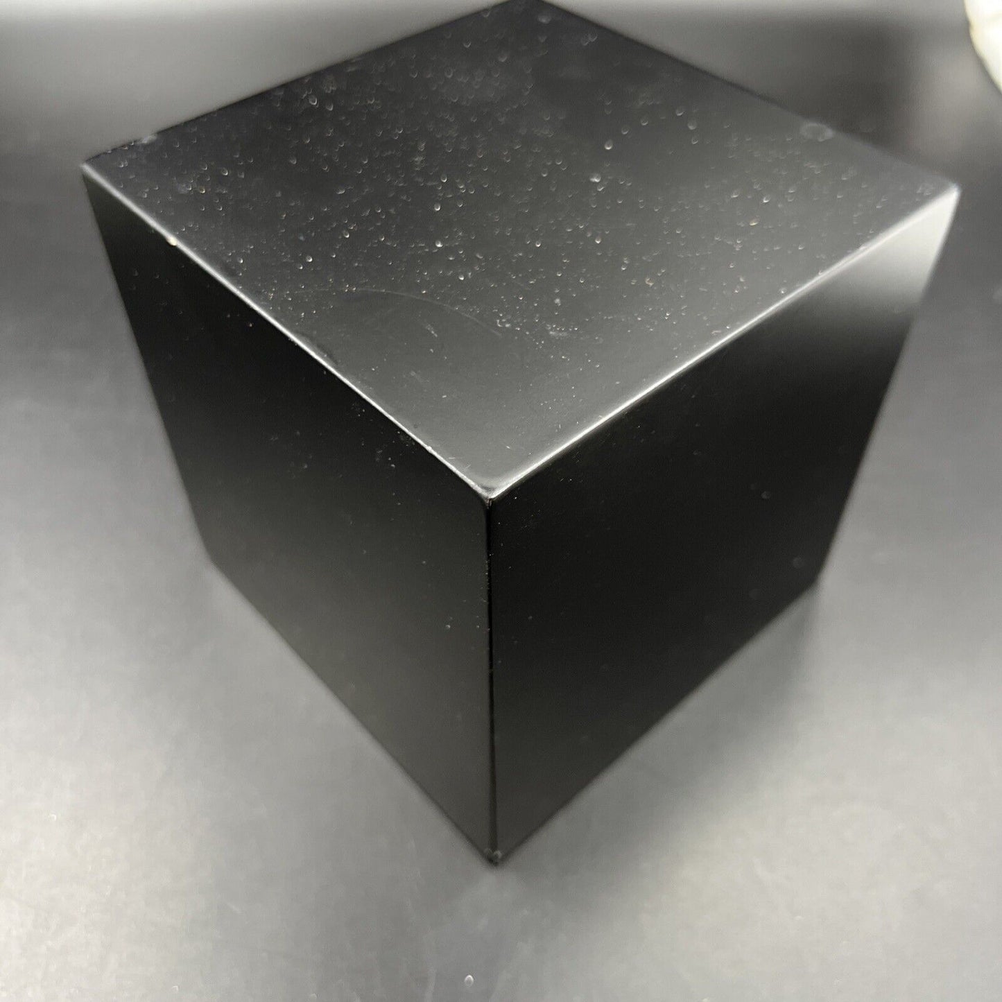 2010 1 Oz Silver Eagle GEM BU in Large Cube Display Holder