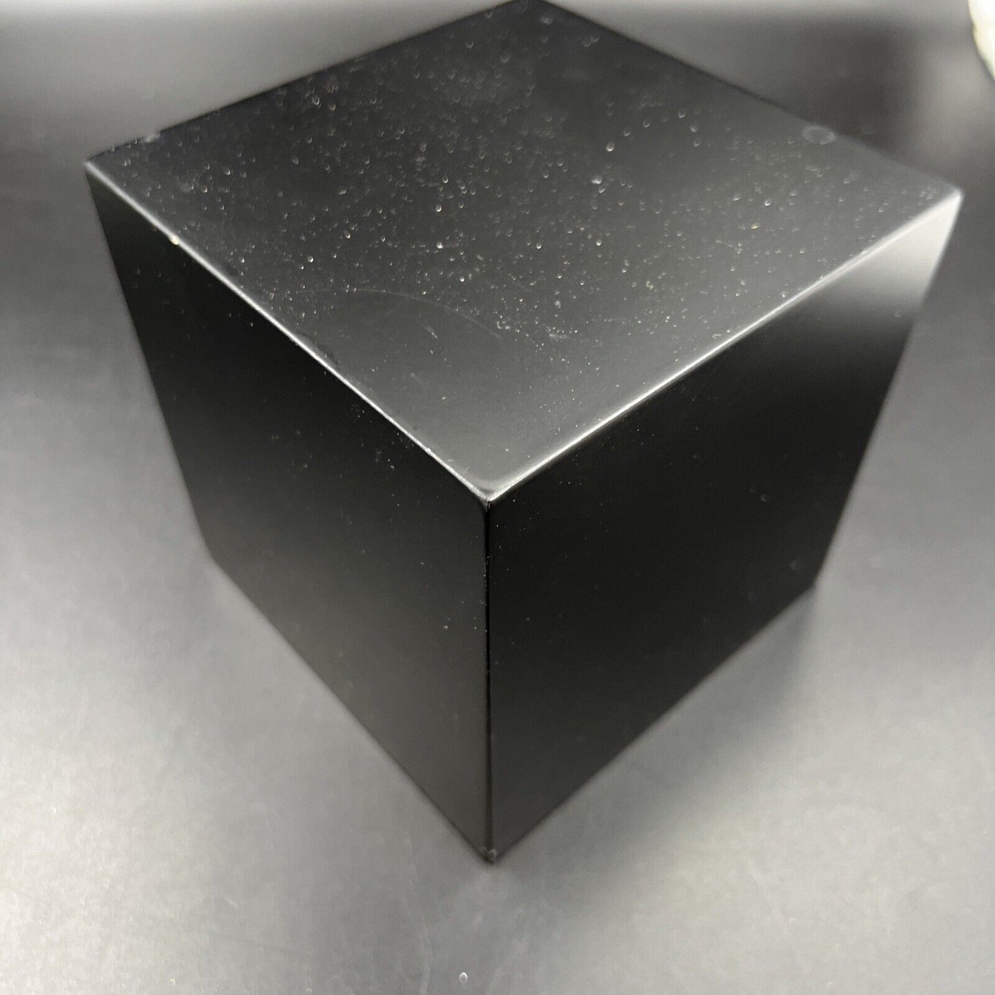 2010 1 Oz Silver Eagle GEM BU in Large Cube Display Holder