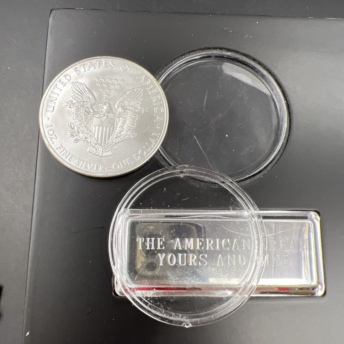 2010 1 Oz Silver Eagle GEM BU in Large Cube Display Holder