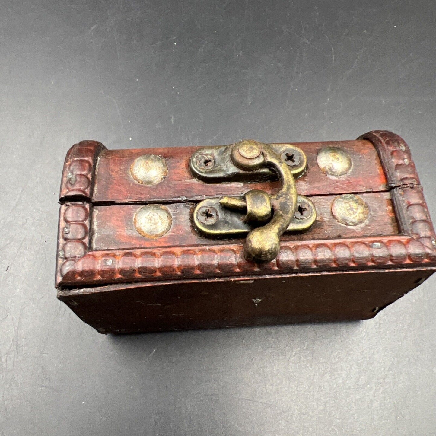 50 Unc Coins from 50 Countries with Toy Treasure Chest