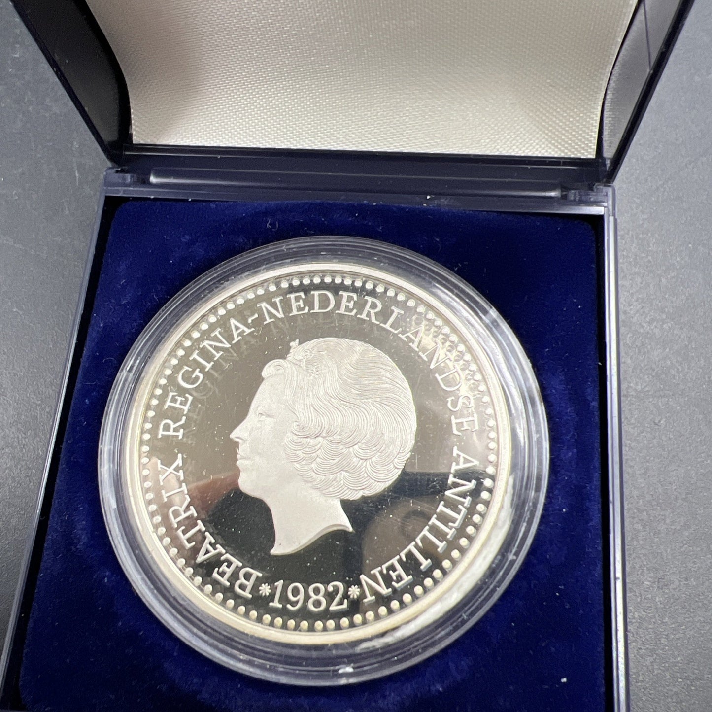 1982 Netherlands Antilles 50 Gulden Gem Silver Coin in Box