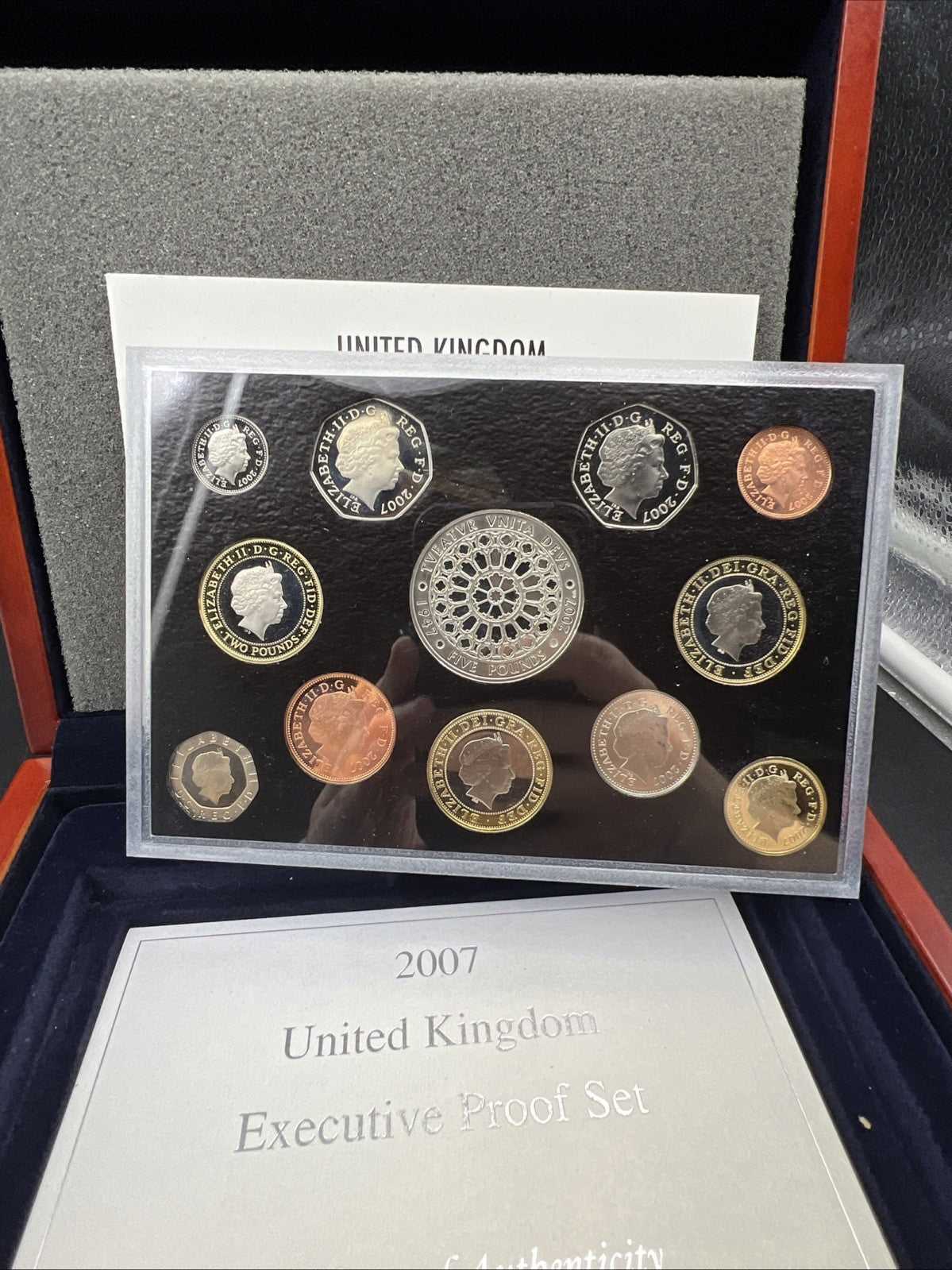 2007 British Royal Mint Executive Proof Set United Kingdom - Used Box & COA