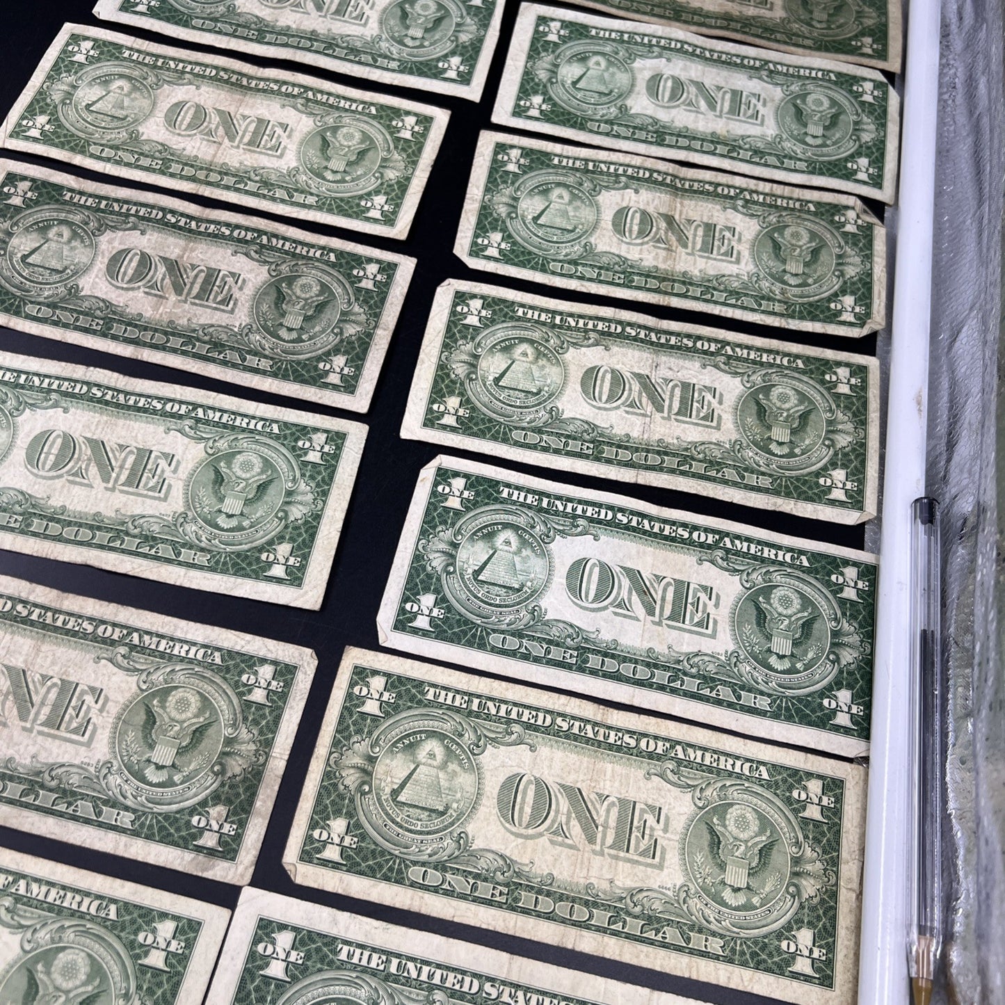 Lot of 19 $1 One Dollar 1935 Blue Seal Silver Certificate Notes VG Circ #857