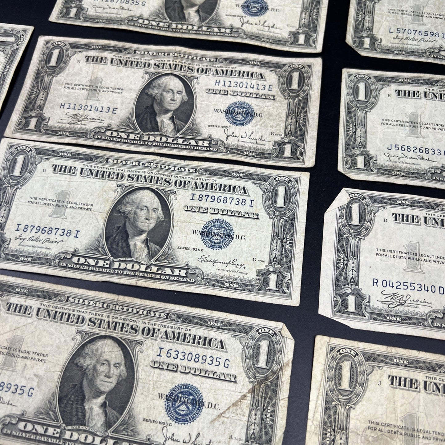 Lot of 19 $1 One Dollar 1935 Blue Seal Silver Certificate Notes VG Circ #857