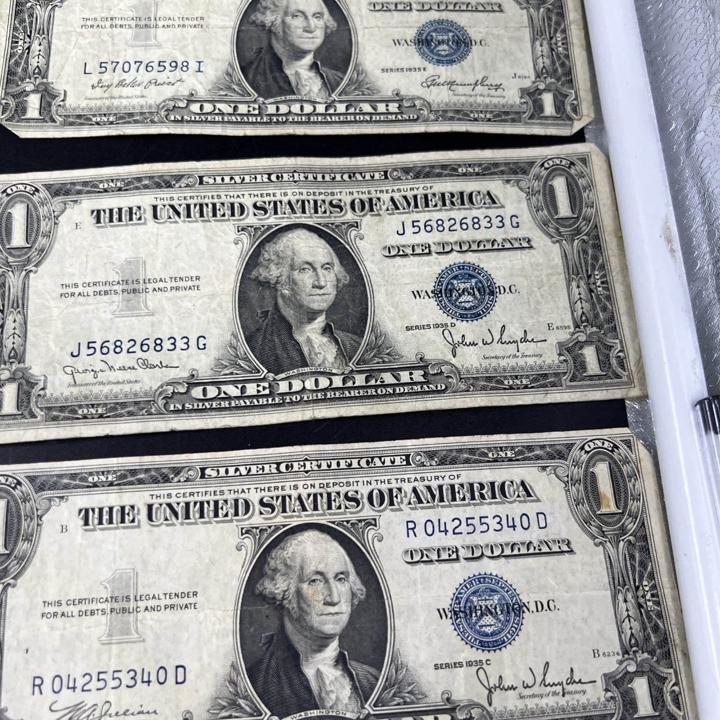 Lot of 19 $1 One Dollar 1935 Blue Seal Silver Certificate Notes VG Circ #857