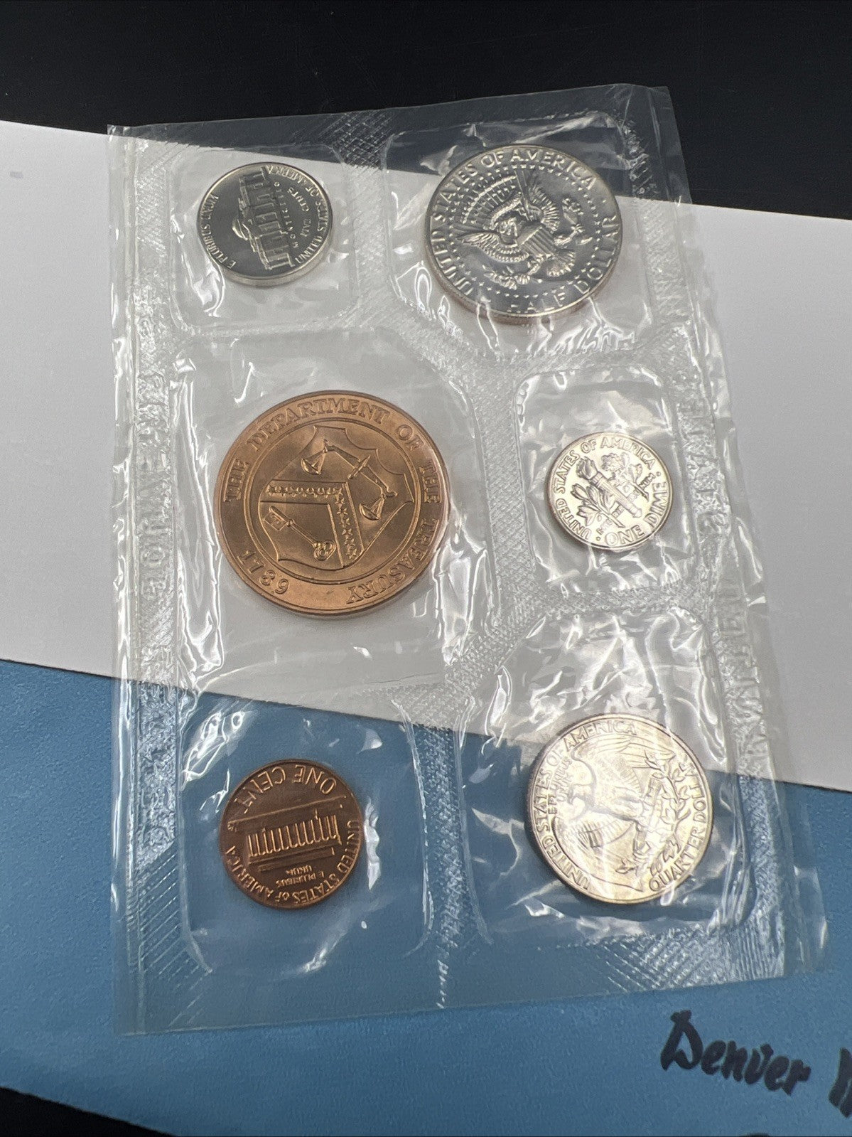 1981 D Denver Mint Souvenir Set Uncirculated Coins and Medal With Envelope