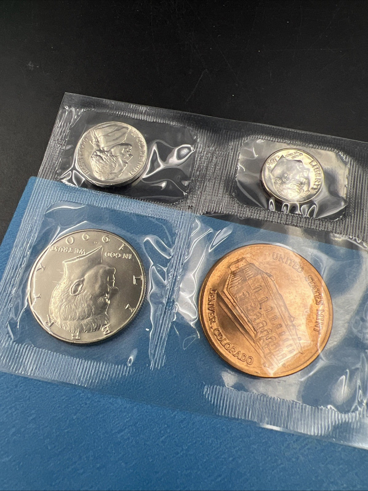 1990 D Denver Mint Souvenir Set Uncirculated Coins and Medal With Envelope