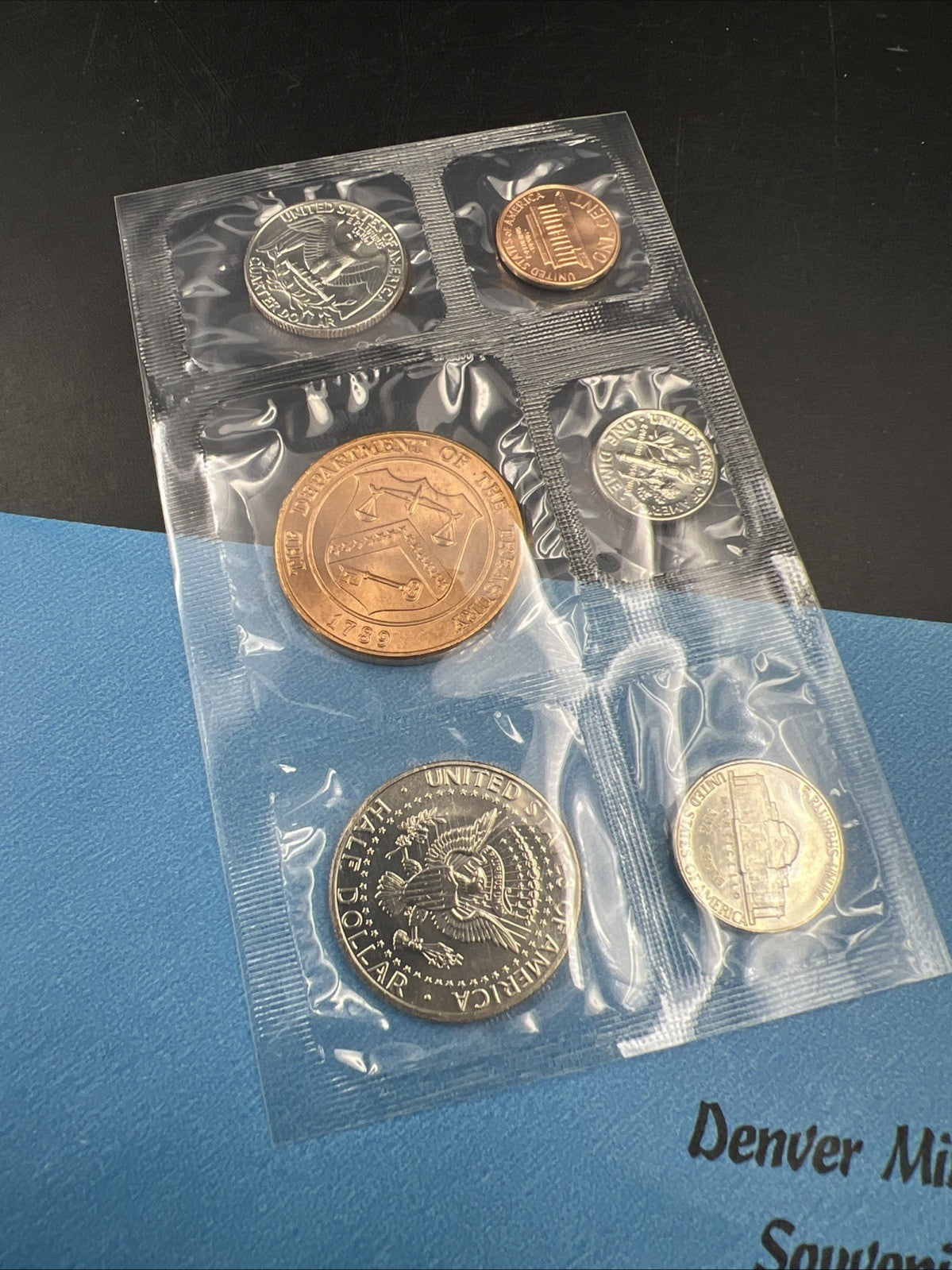 1990 D Denver Mint Souvenir Set Uncirculated Coins and Medal With Envelope
