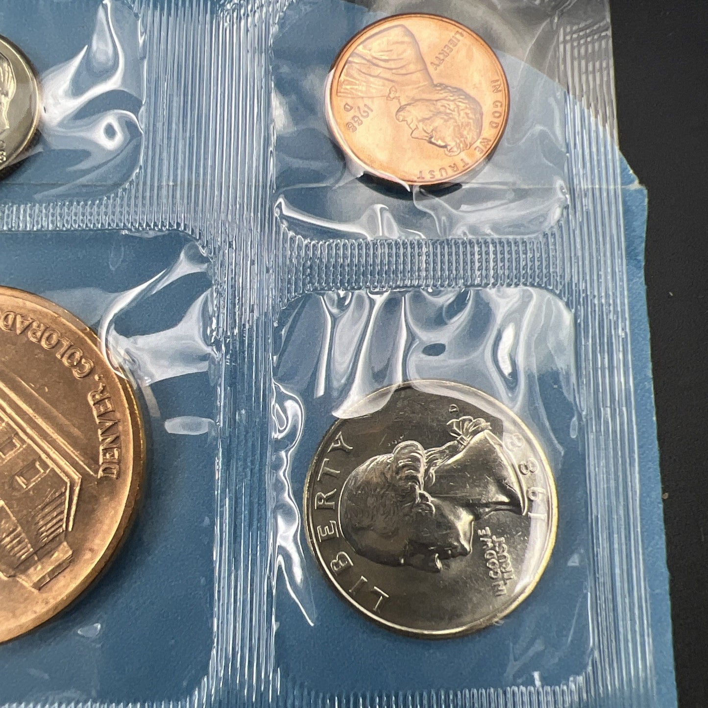1988 D Denver Mint Souvenir Set Uncirculated Coins and Medal With Envelope