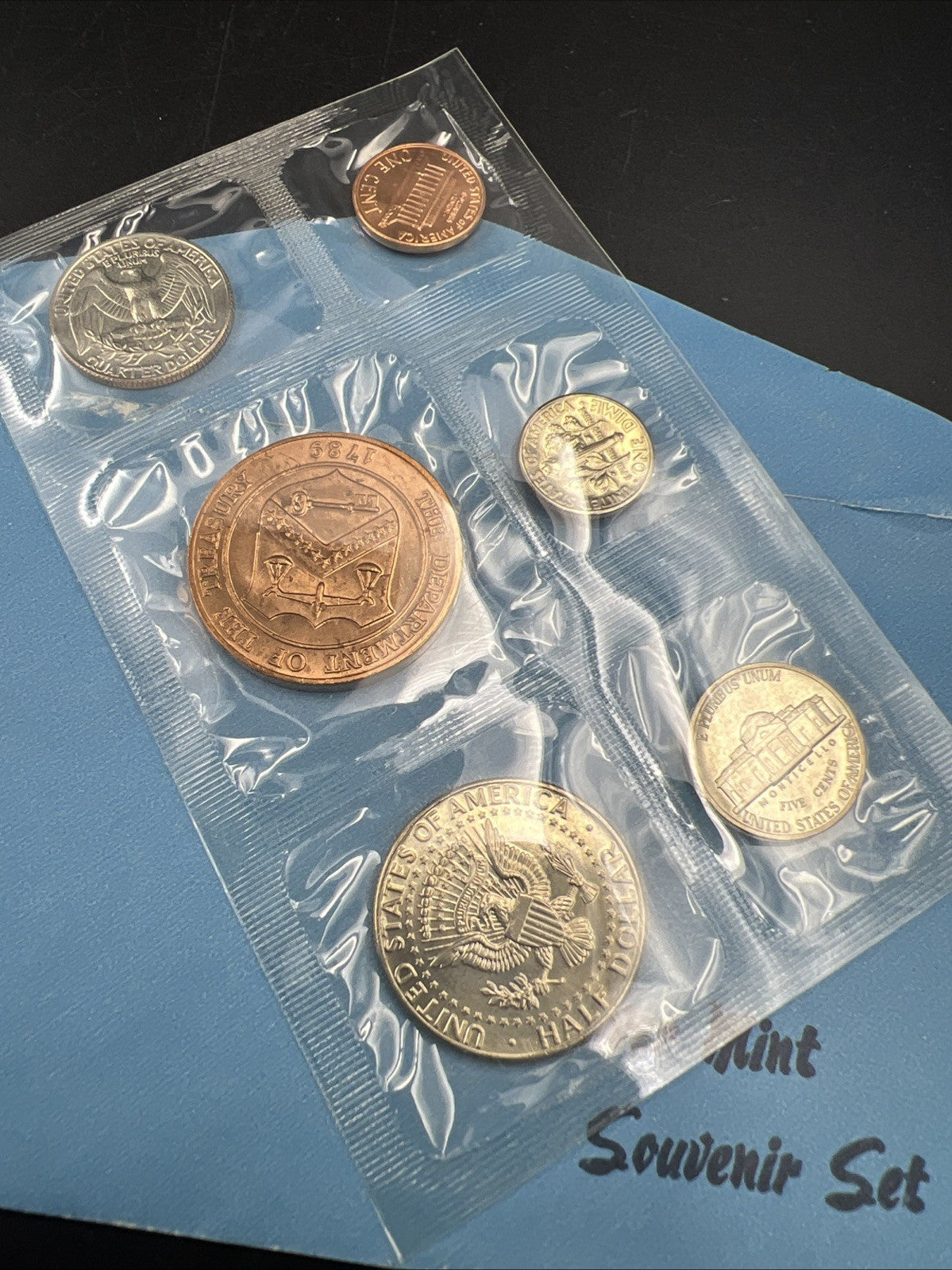 1988 D Denver Mint Souvenir Set Uncirculated Coins and Medal With Envelope