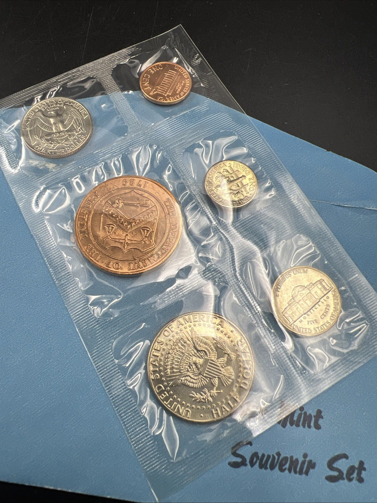 1988 D Denver Mint Souvenir Set Uncirculated Coins and Medal With Envelope