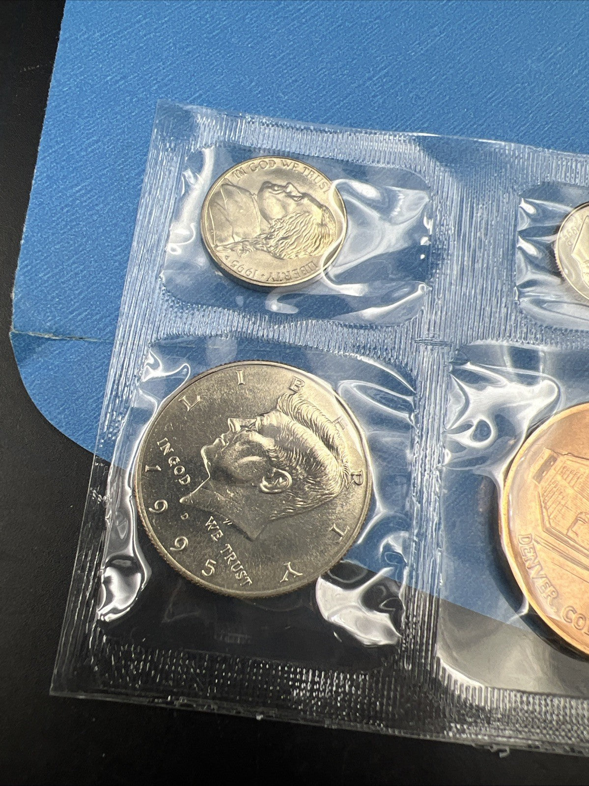1995 D Denver Mint Souvenir Set Uncirculated Coins and Medal With Envelope