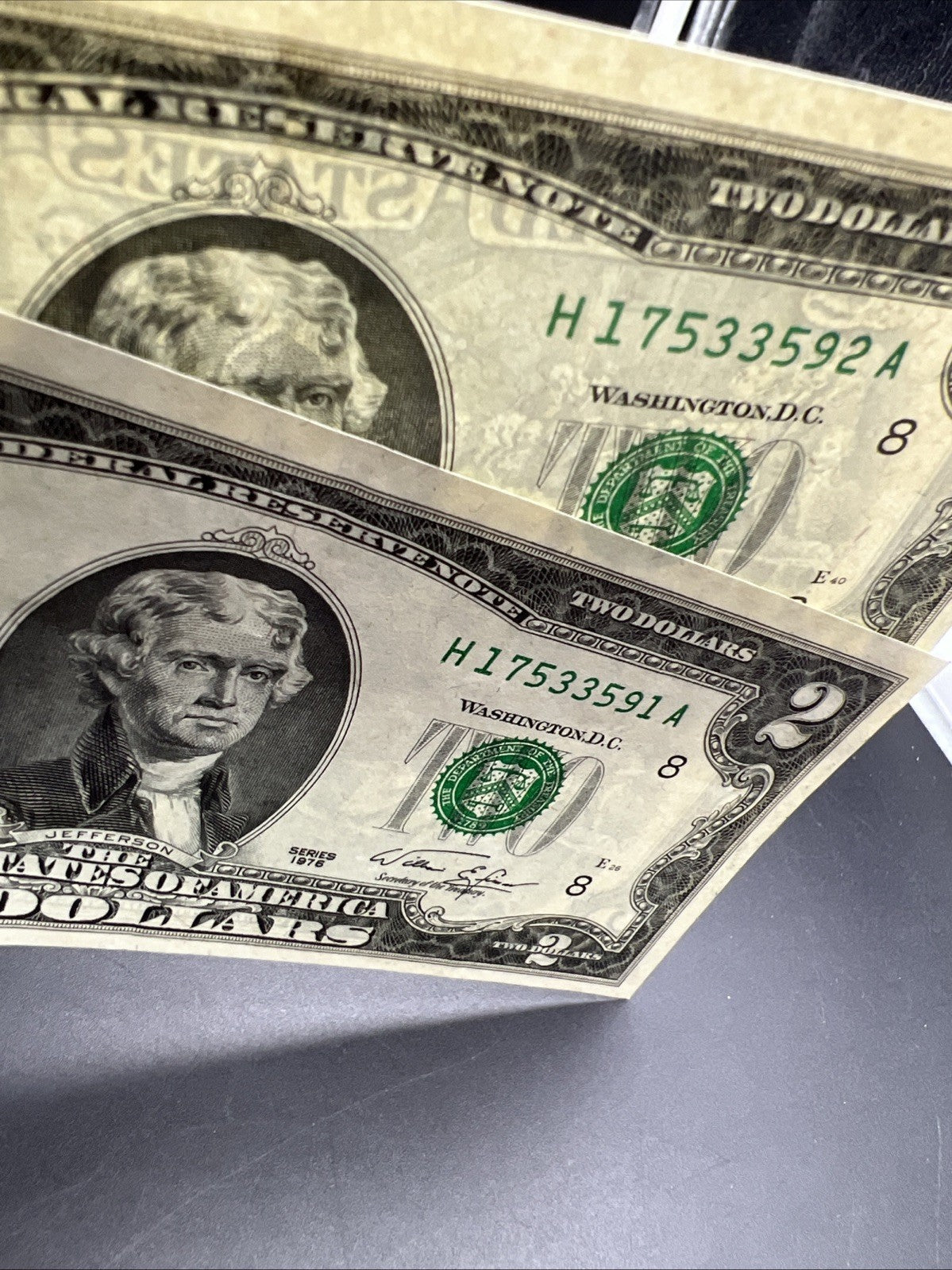 2 Consecutive 1976 $2 FRN Bicentennial Federal Reserve Notes CH VF / XF Circ #91