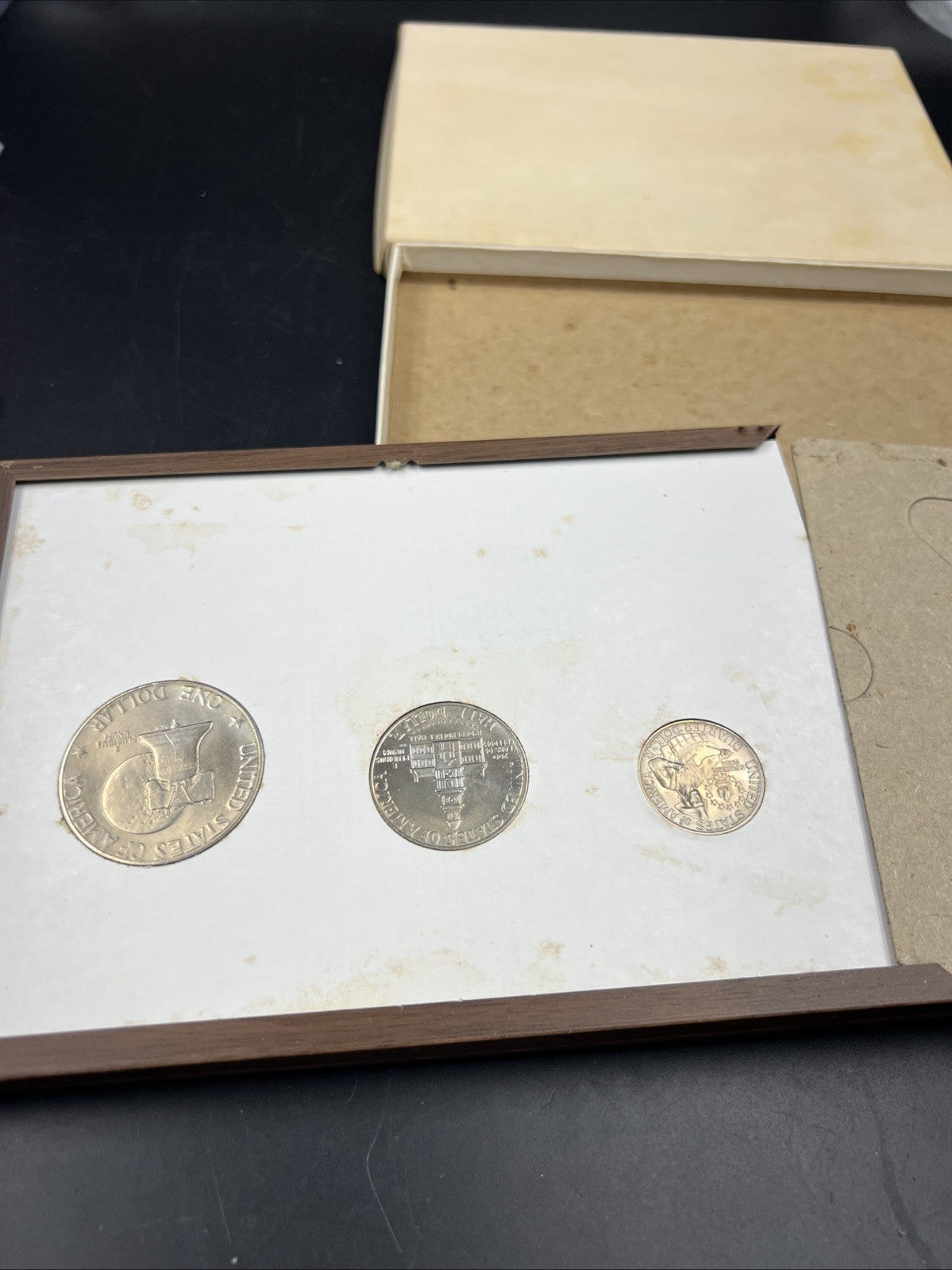 3 Coin 1976 25c 50c $1 Bicentennial Coinage Set in Display Frame