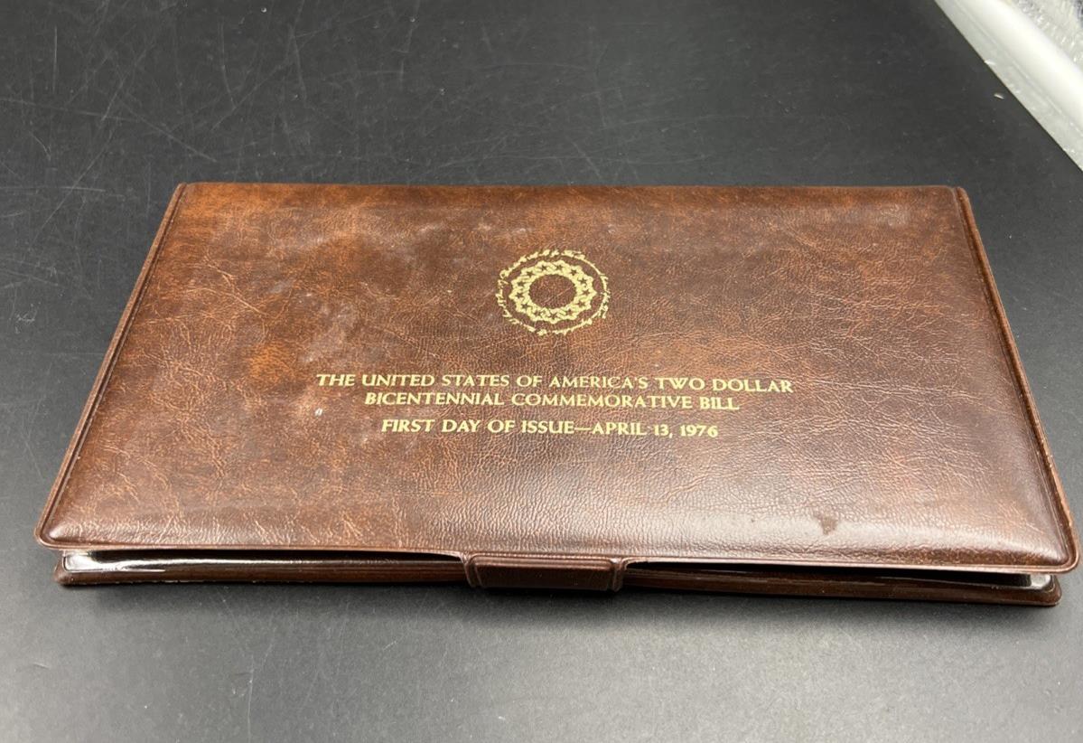 FDOI 1976 $2 FRN Federal Reserve Bicentennial Note April 13th leather display #7