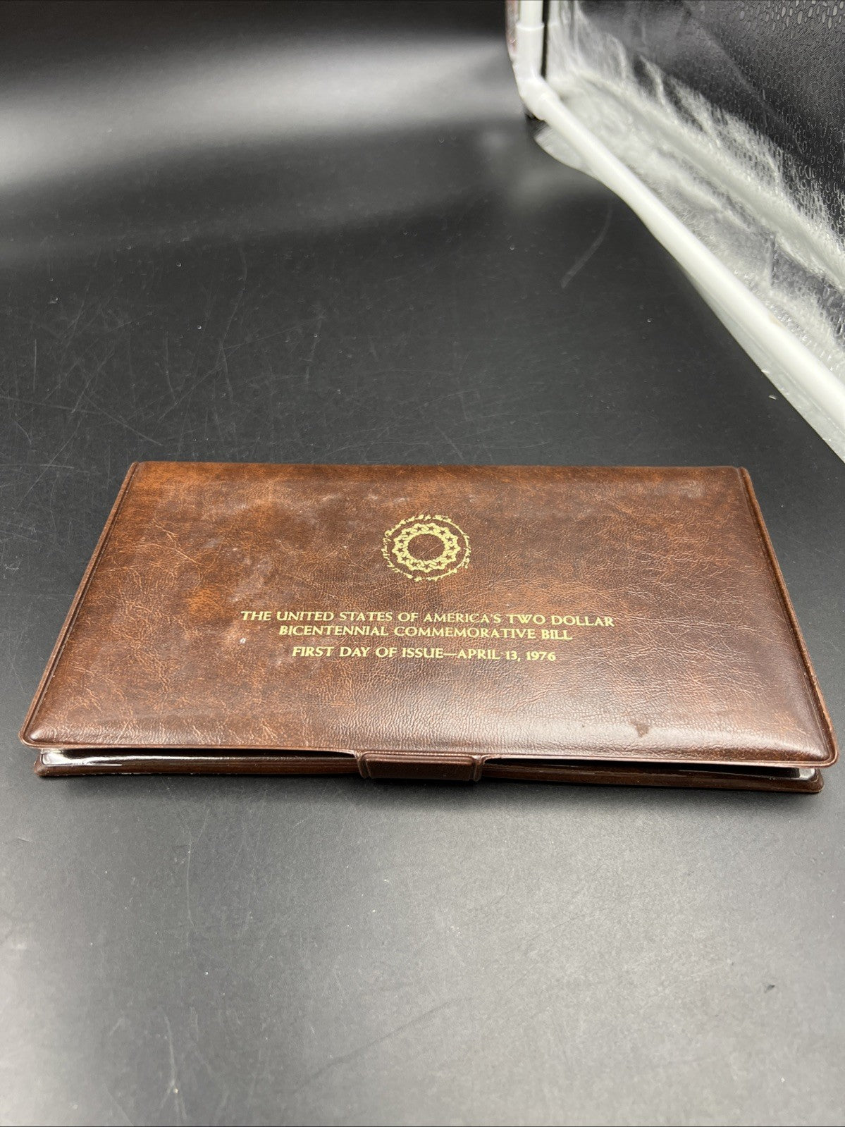 FDOI 1976 $2 FRN Federal Reserve Bicentennial Note April 13th leather display #7