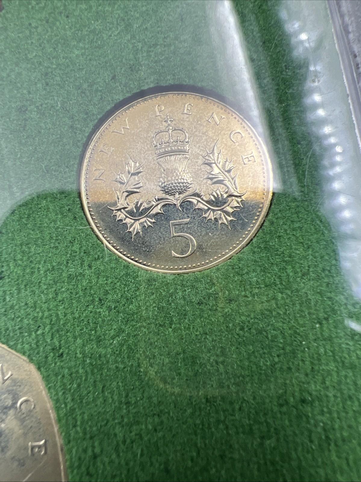 1975 Great Britain & Northern Ireland Proof Set Used Case no Box