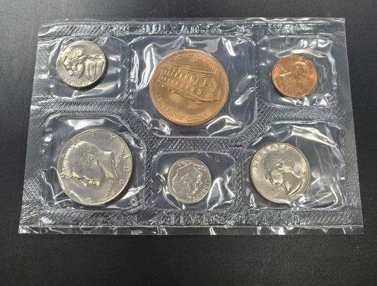 1981 D Denver Mint Souvenir Set Uncirculated Coins and Medal No Envelope