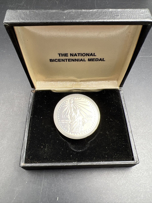 1976 National Bicentennial Commemorative Medal W/ Box