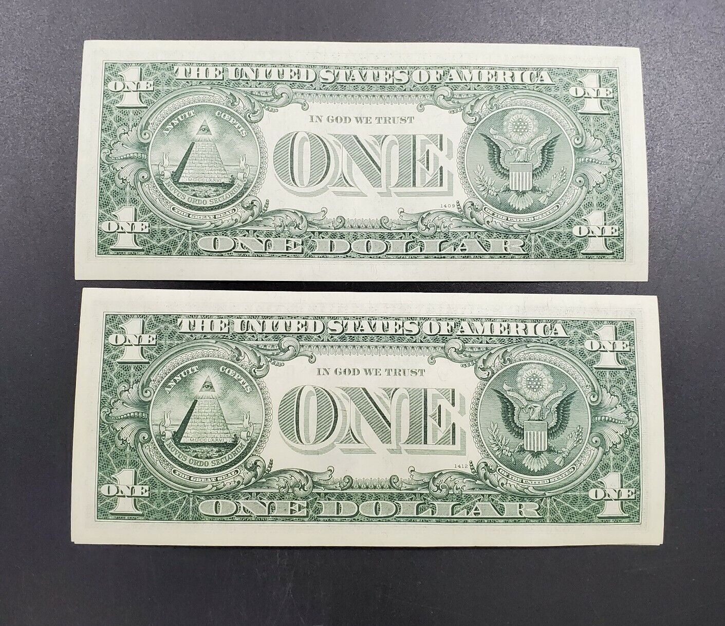 Lot 2 Consecutive 1969 B $1 CH UNC FRN Federal Reserve Bill Note Uncirculated 2