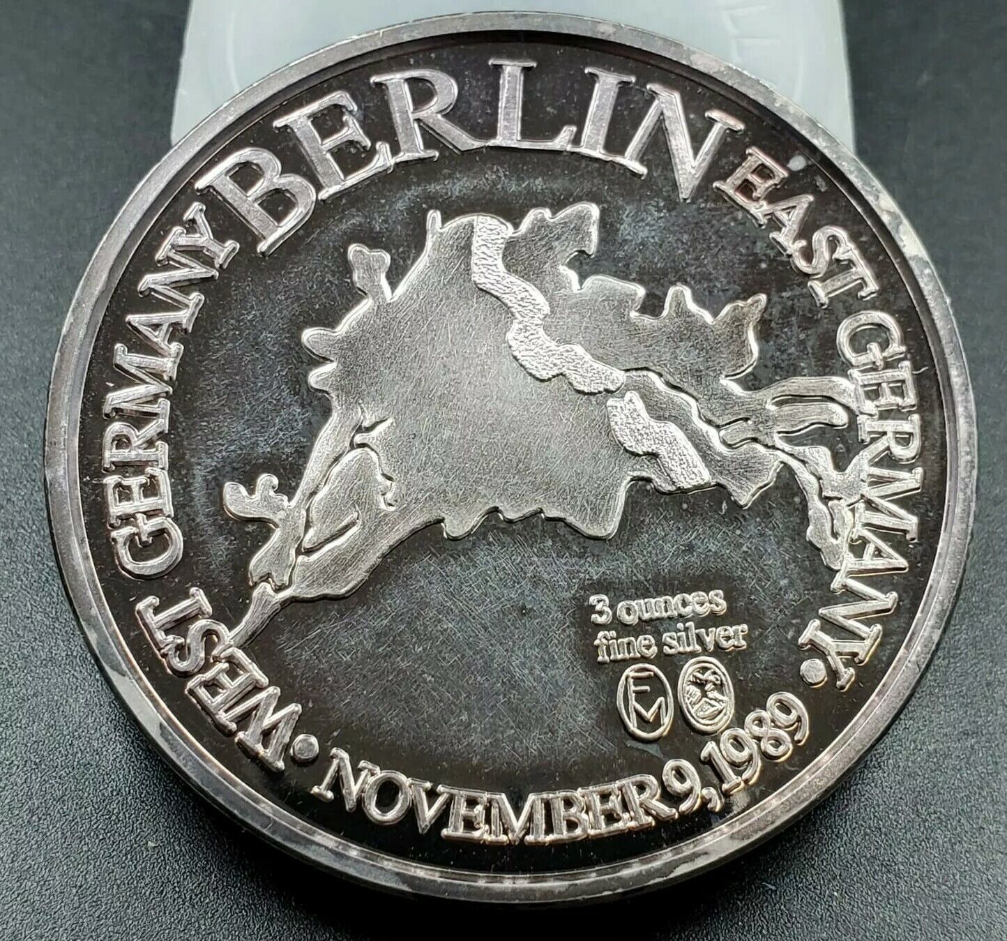 1989 The Berlin Wall East West Germany Coin 3 Troy Oz .999 Fine Silver AG Round