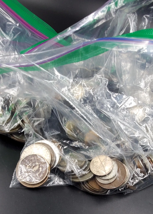 Foreign World Coins One 1 Pound Lot n Plastic Bag - RobinsonsCoinTown