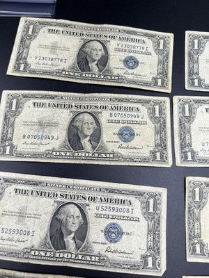Lot of 10 1935 $1 One Dollar Silver Certificate Blue Seal Notes Very Circ #498