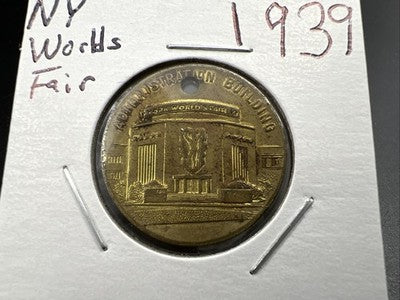 1939 New York World's Fair Administration Building Souvenir Token Circulated