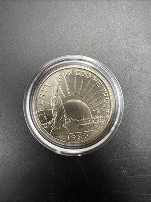 1986 D 50c Statue of Liberty Commemorative Copper Nickel Half Dollar Coin in Cap